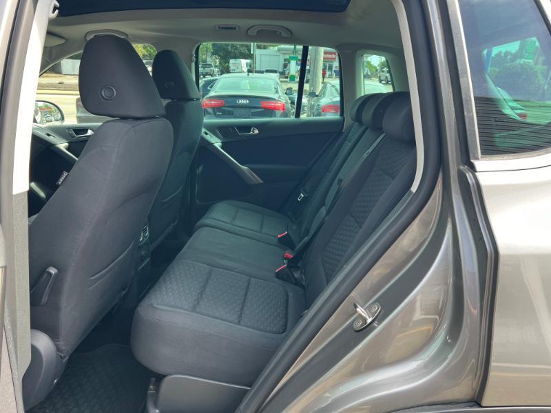 Volkswagen Tiguan S 4Motion 2011