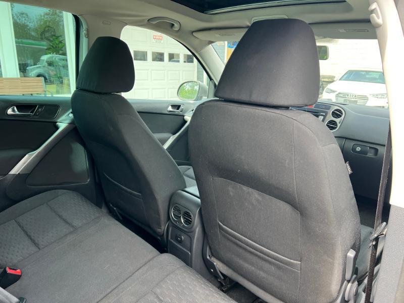 Volkswagen Tiguan S 4Motion 2011