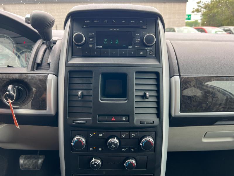 Dodge Grand Caravan SXT 2010
