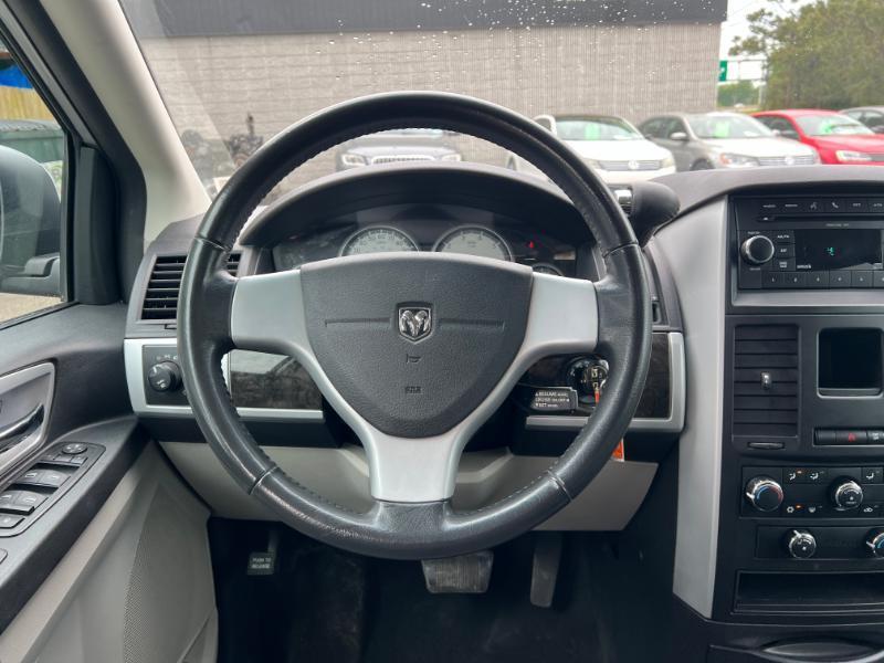 Dodge Grand Caravan SXT 2010