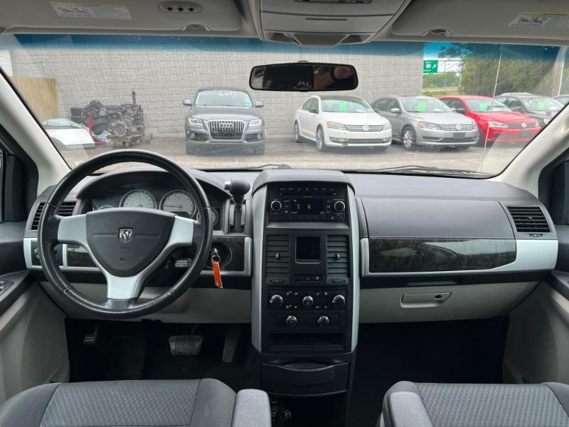 Dodge Grand Caravan SXT 2010