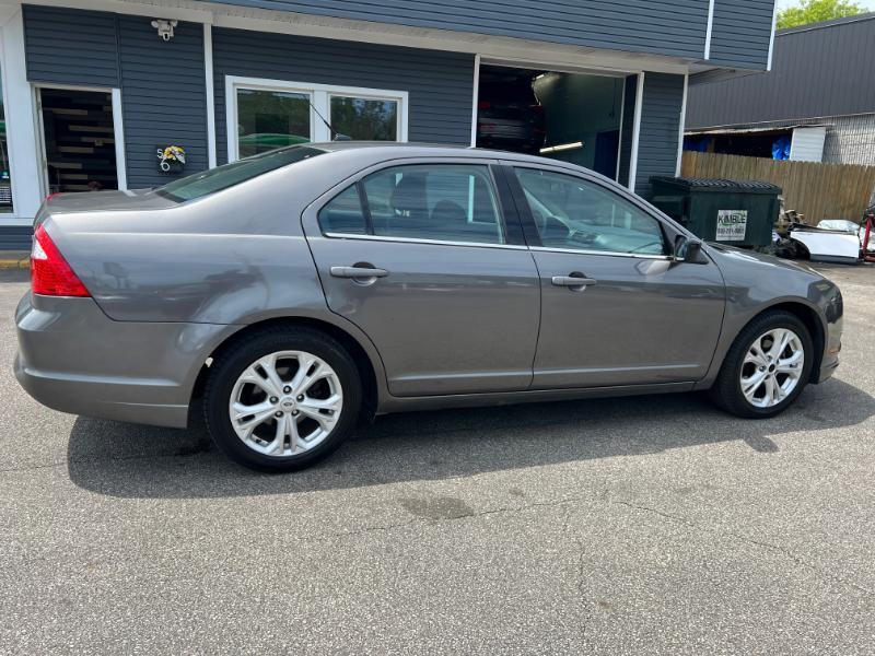 Ford Fusion SE 2012