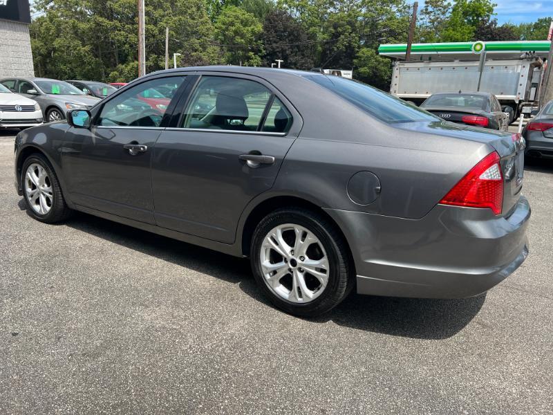 Ford Fusion SE 2012