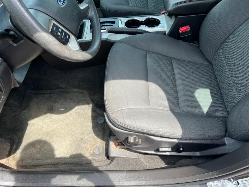 Ford Fusion SE 2012