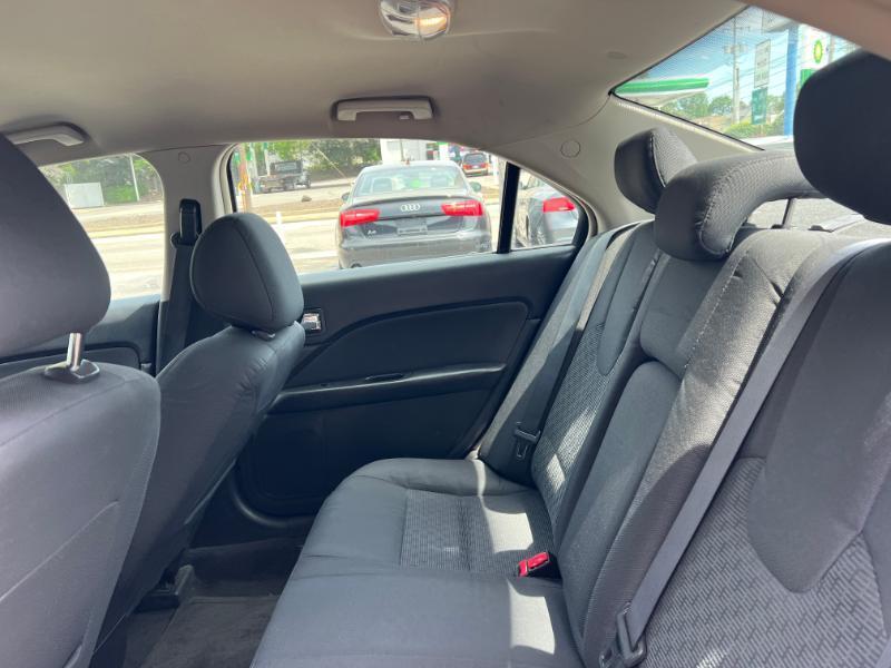 Ford Fusion SE 2012