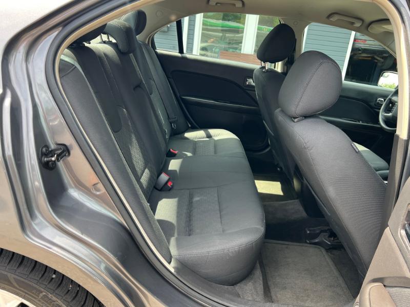 Ford Fusion SE 2012