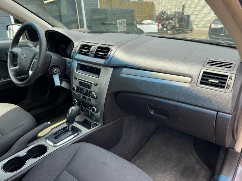 Ford Fusion SE 2012