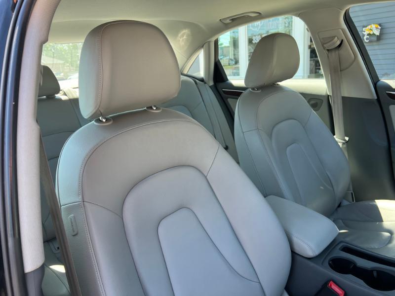 Audi A4 2.0T Sedan quattro Tiptronic 2014