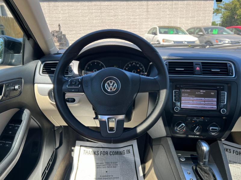 Volkswagen Jetta SE 2014