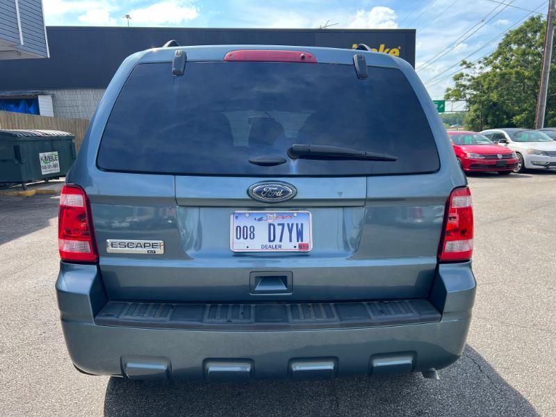 Ford Escape XLT 4WD 2012