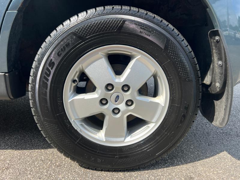 Ford Escape XLT 4WD 2012