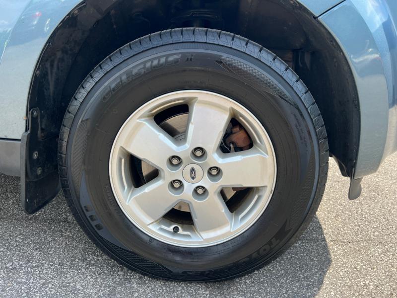 Ford Escape XLT 4WD 2012