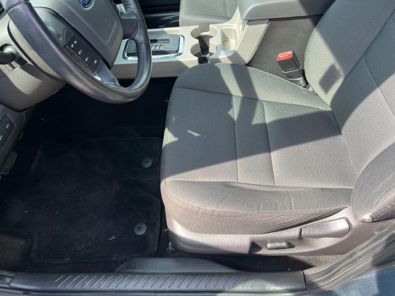 Ford Escape XLT 4WD 2012