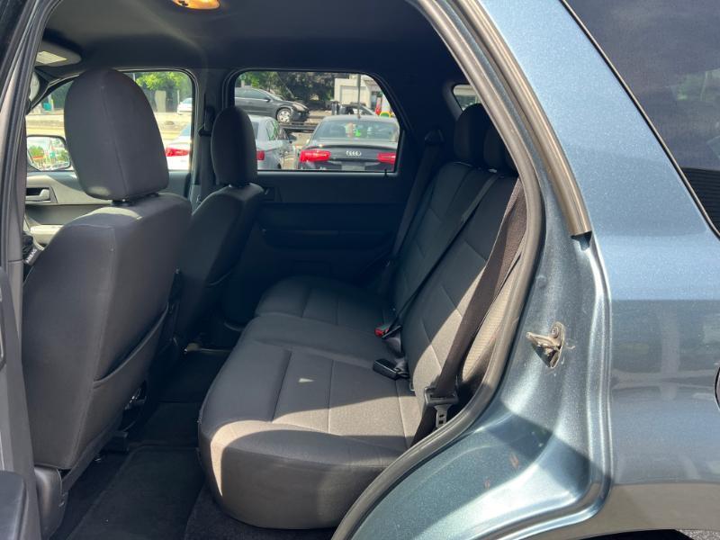 Ford Escape XLT 4WD 2012