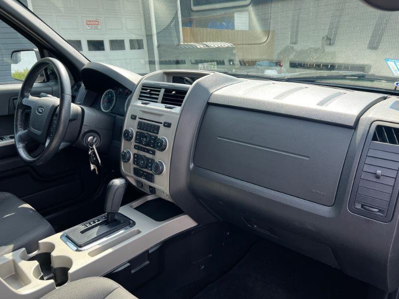 Ford Escape XLT 4WD 2012