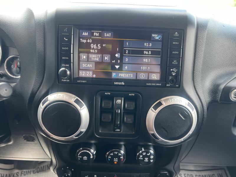 Jeep Wrangler Unlimited Sahara 4WD 2014