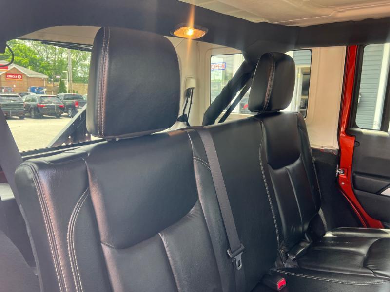 Jeep Wrangler Unlimited Sahara 4WD 2014