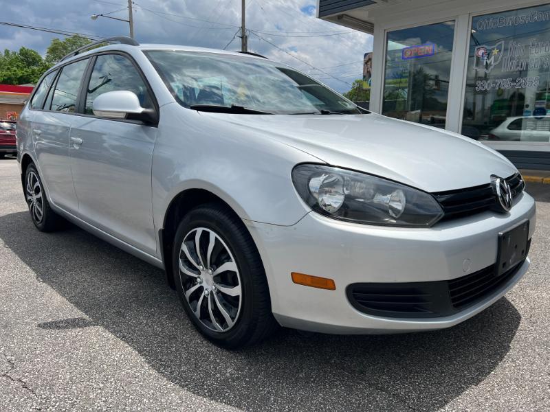 Volkswagen Jetta SportWagen 2.5L S 2011