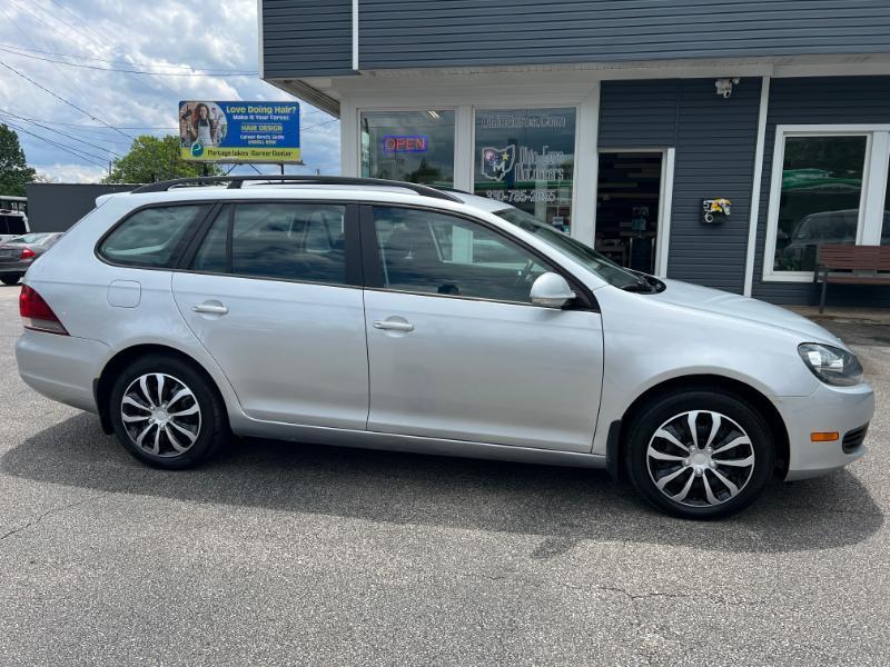 Volkswagen Jetta SportWagen 2.5L S 2011