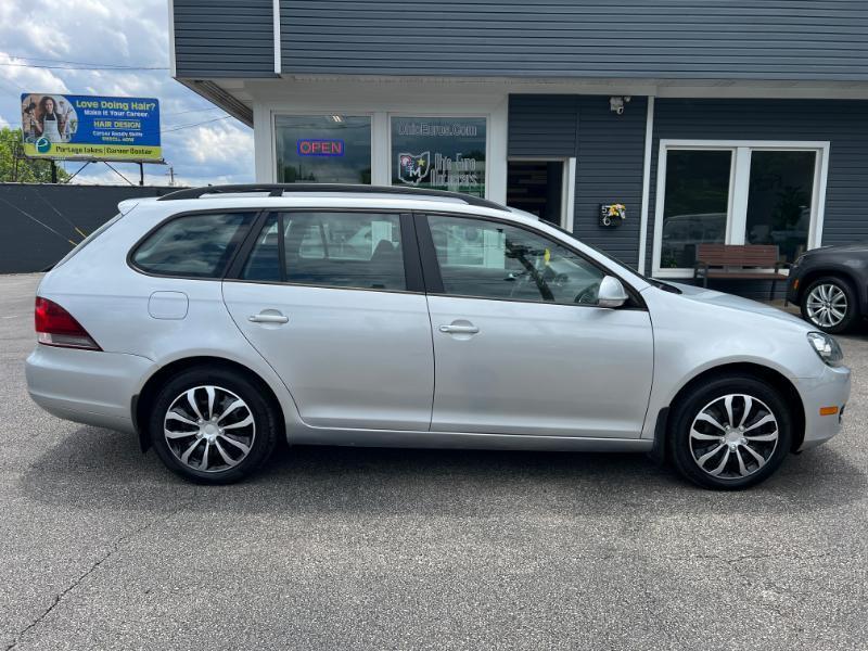 Volkswagen Jetta SportWagen 2.5L S 2011