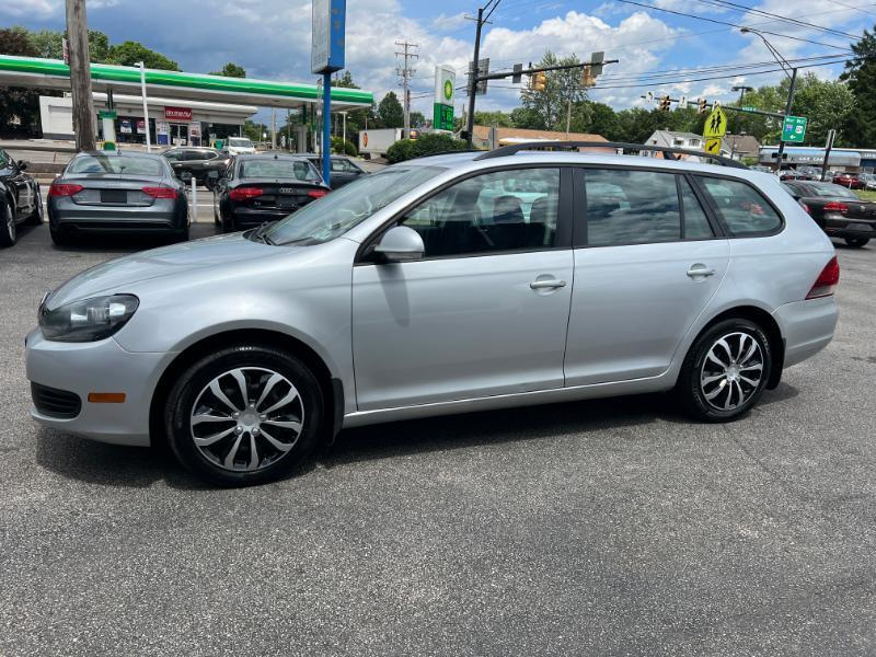 Volkswagen Jetta SportWagen 2.5L S 2011