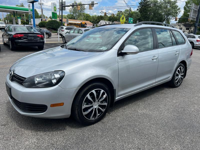 Volkswagen Jetta SportWagen 2.5L S 2011