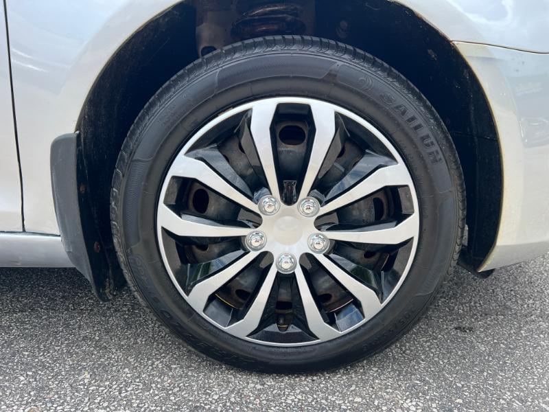 Volkswagen Jetta SportWagen 2.5L S 2011