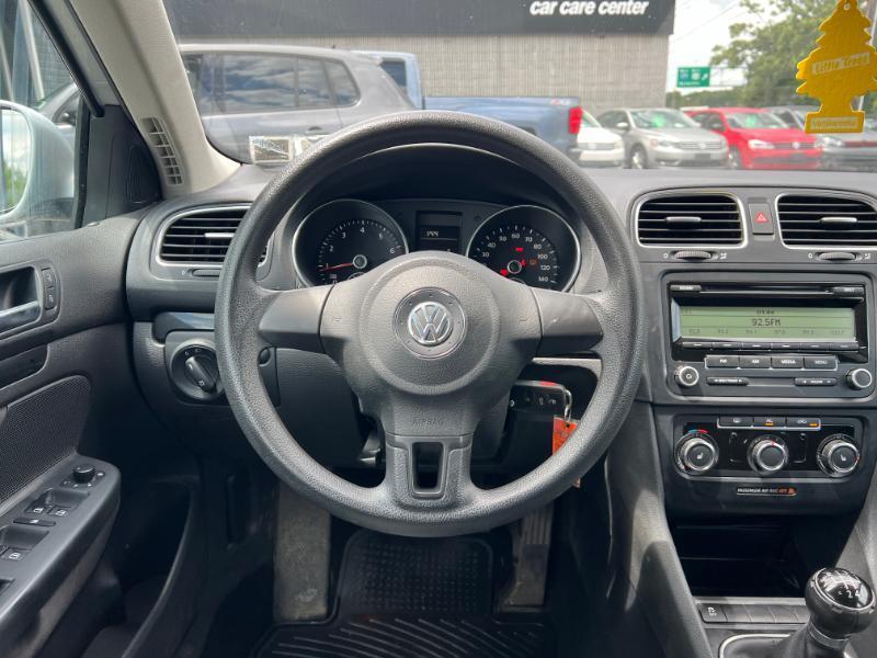 Volkswagen Jetta SportWagen 2.5L S 2011