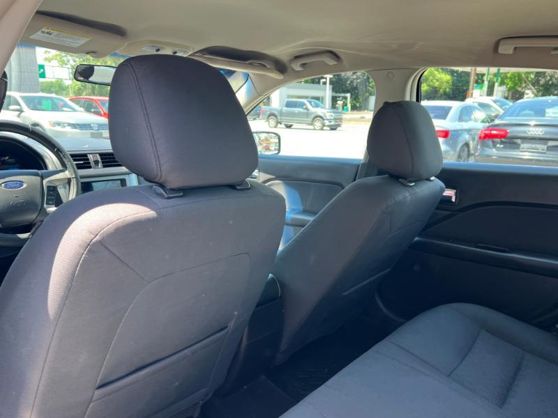 Ford Fusion V6 SE 2011