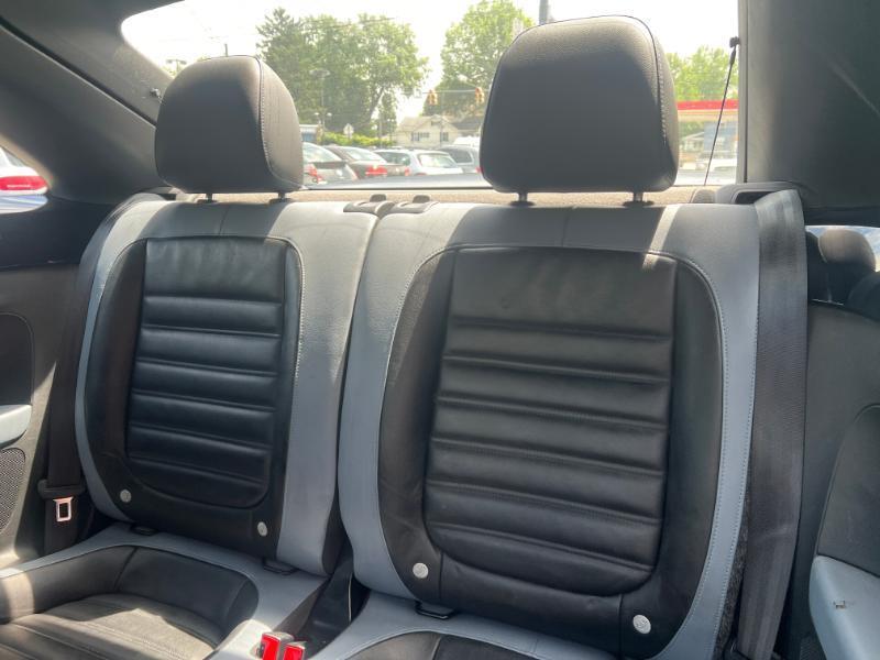 Volkswagen Beetle 2.0T Turbo 2012