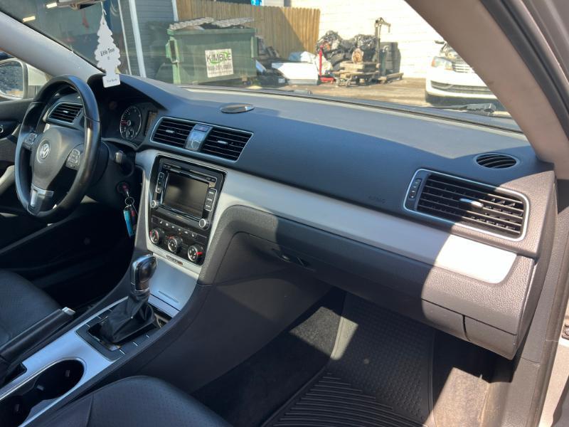 Volkswagen Passat 2.0L TDI SEL Premium 2013