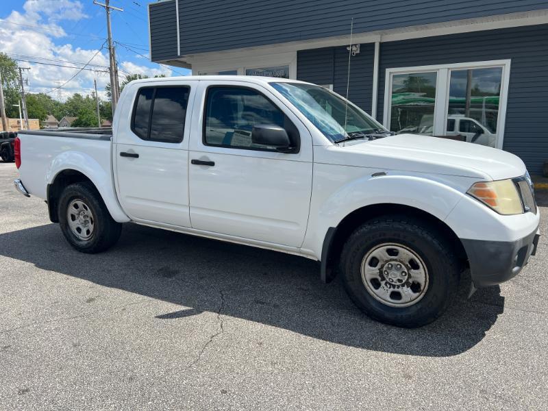 Nissan Frontier SL Crew Cab 4WD 2011