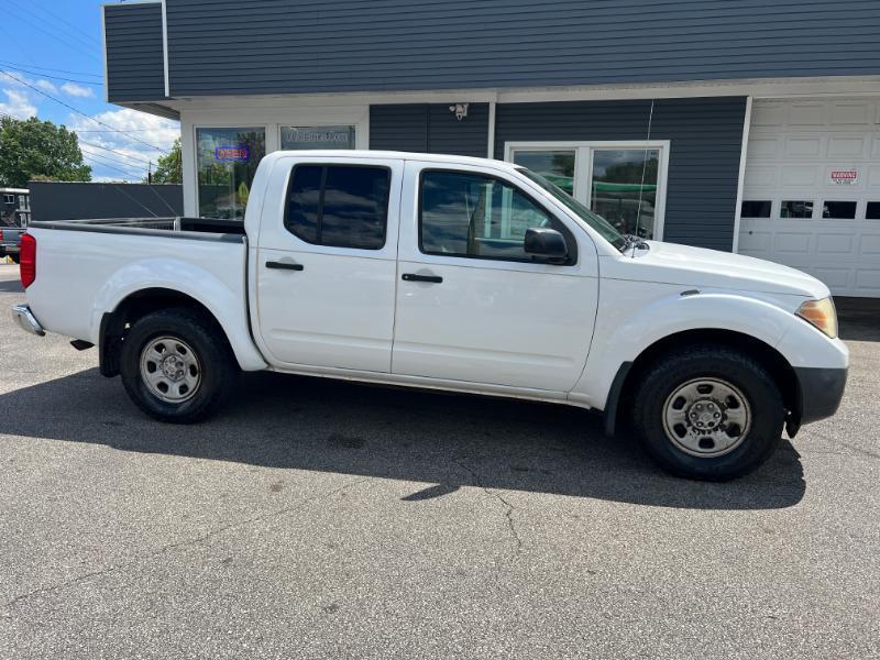 Nissan Frontier SL Crew Cab 4WD 2011