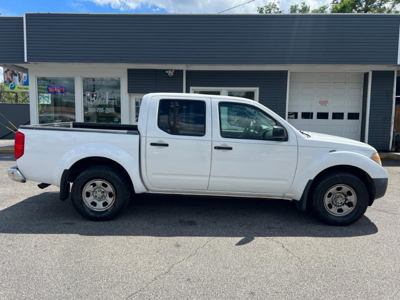 Nissan Frontier SL Crew Cab 4WD 2011