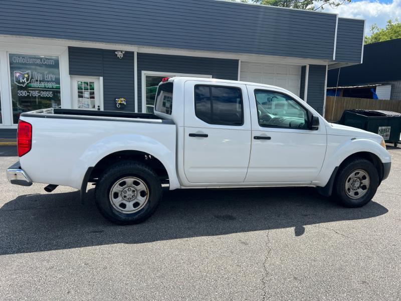 Nissan Frontier SL Crew Cab 4WD 2011