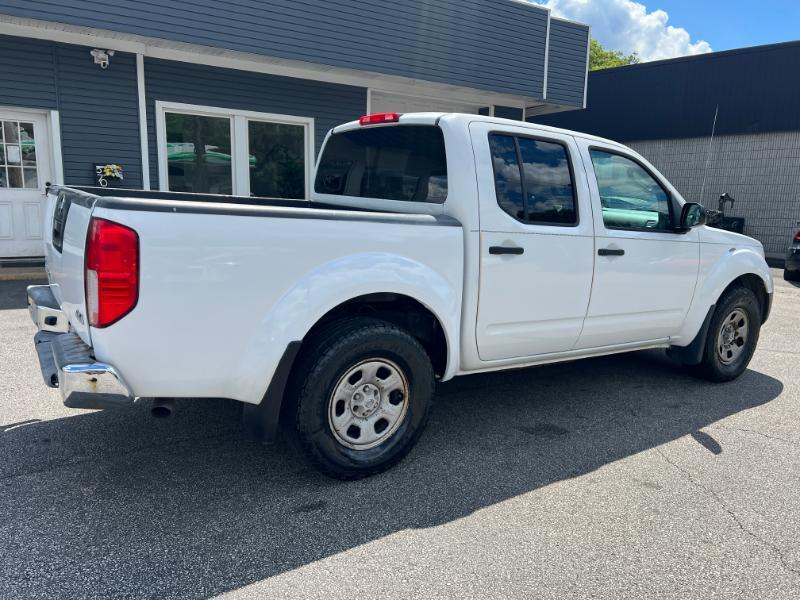 Nissan Frontier SL Crew Cab 4WD 2011