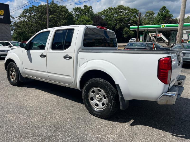 Nissan Frontier SL Crew Cab 4WD 2011