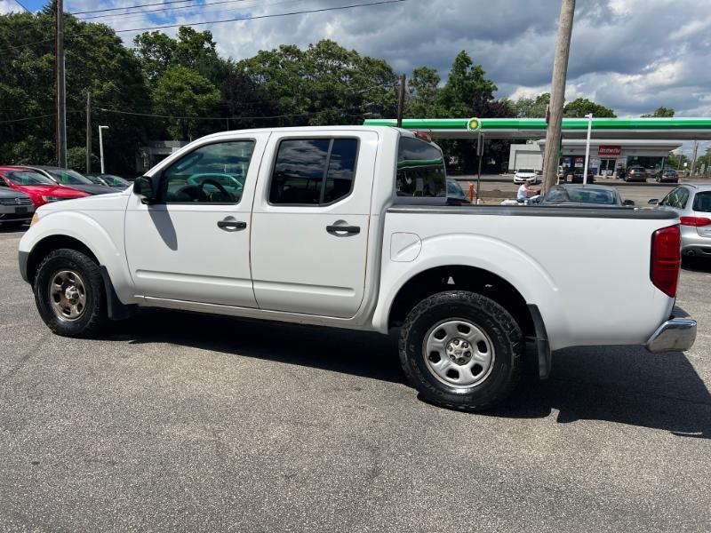 Nissan Frontier SL Crew Cab 4WD 2011