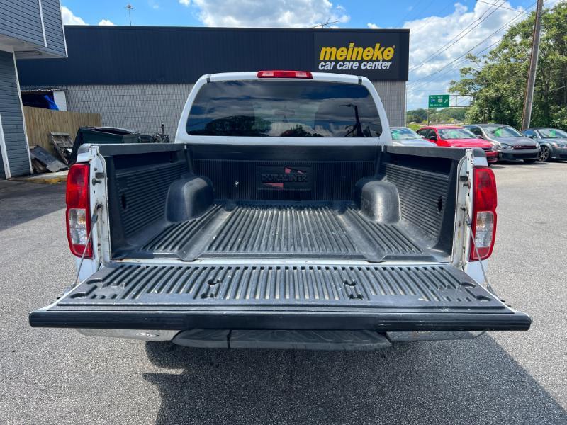 Nissan Frontier SL Crew Cab 4WD 2011