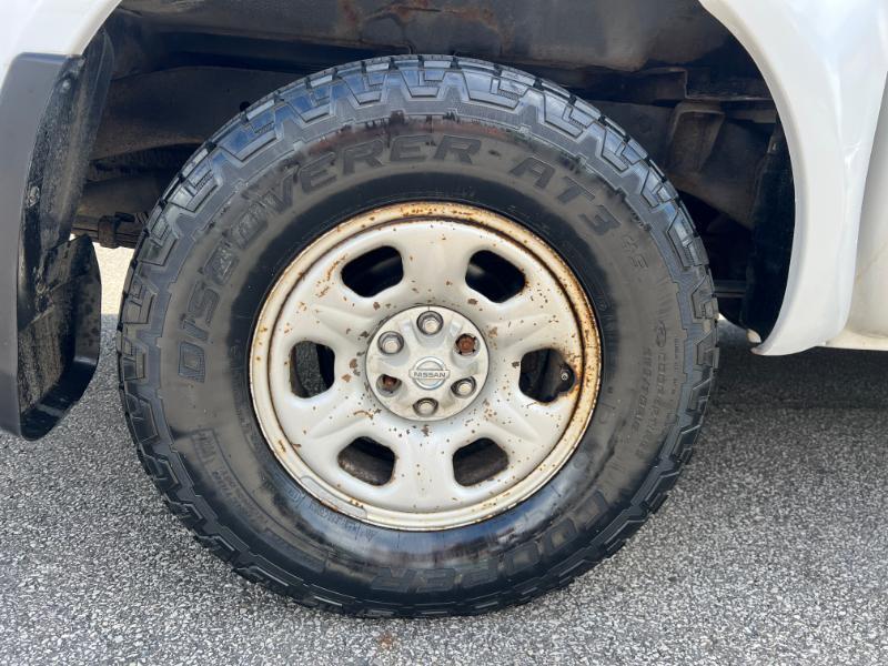 Nissan Frontier SL Crew Cab 4WD 2011