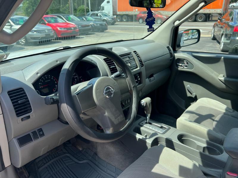 Nissan Frontier SL Crew Cab 4WD 2011