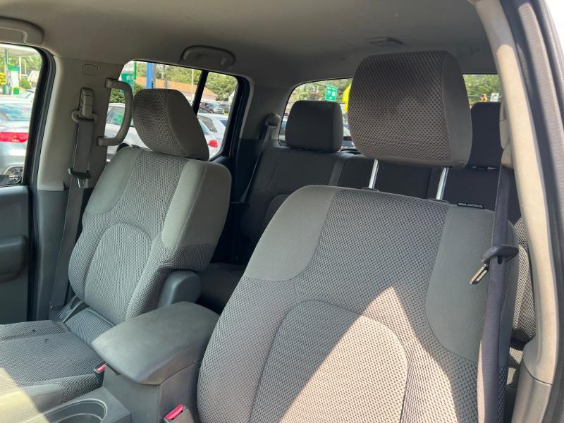 Nissan Frontier SL Crew Cab 4WD 2011