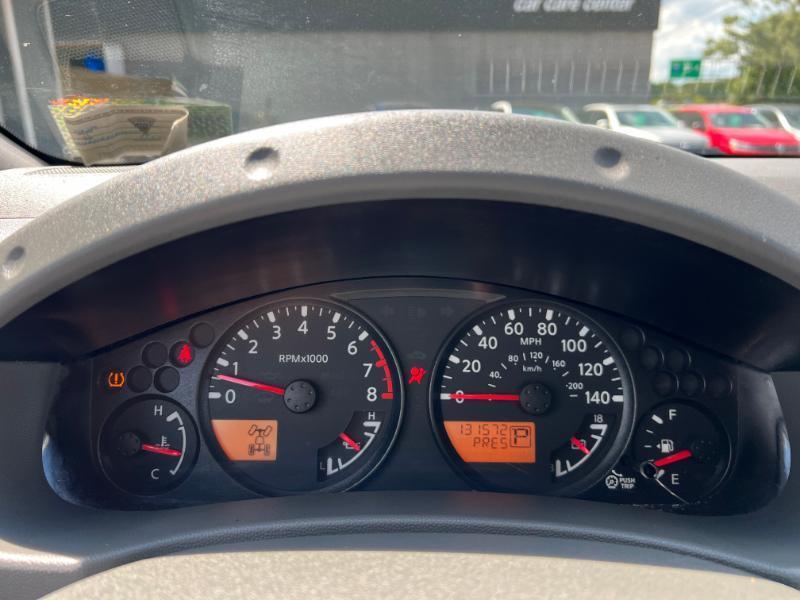 Nissan Frontier SL Crew Cab 4WD 2011
