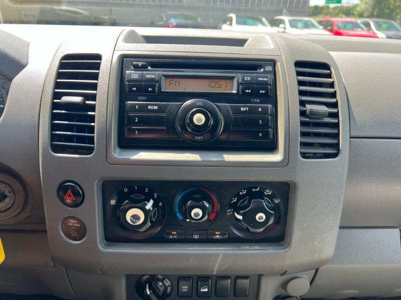 Nissan Frontier SL Crew Cab 4WD 2011