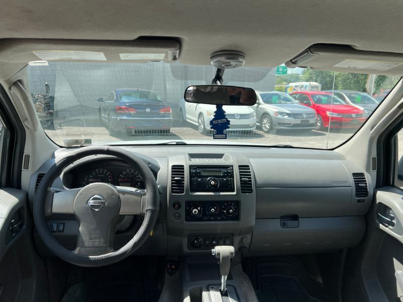 Nissan Frontier SL Crew Cab 4WD 2011