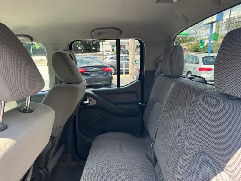 Nissan Frontier SL Crew Cab 4WD 2011
