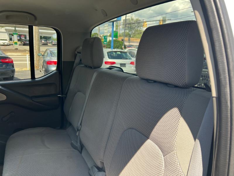 Nissan Frontier SL Crew Cab 4WD 2011