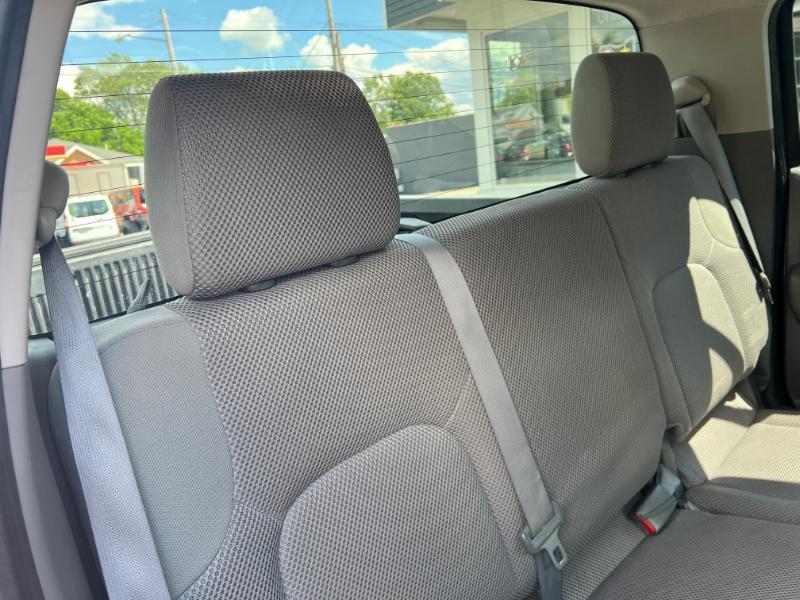 Nissan Frontier SL Crew Cab 4WD 2011