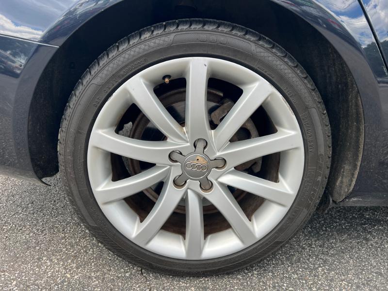 Audi A4 2.0T Sedan quattro Tiptronic 2013