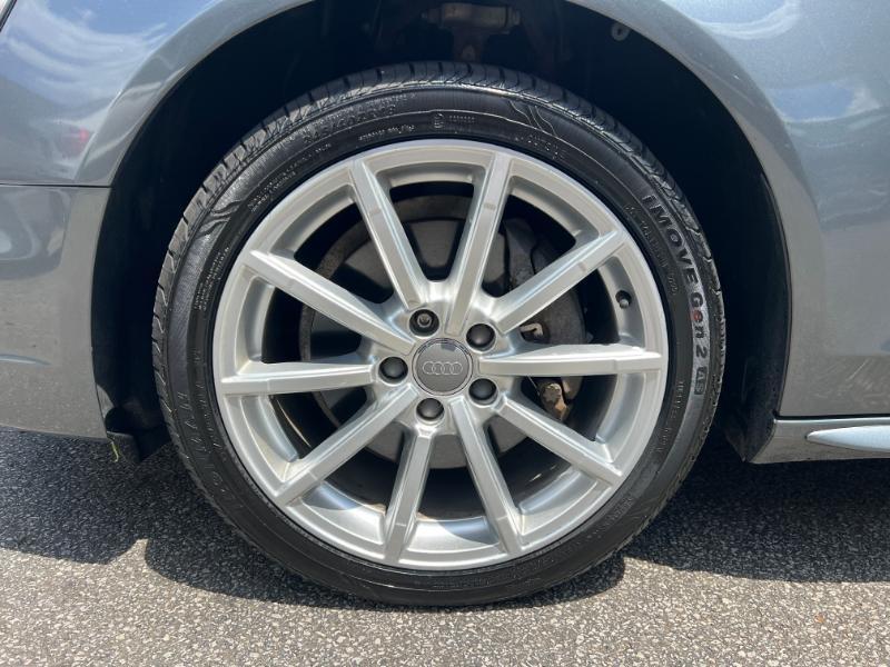 Audi A4 2.0T Sedan quattro Tiptronic 2015